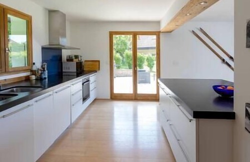 Menthon-Saint-Bernard House | The Lakeview Villa, 8p