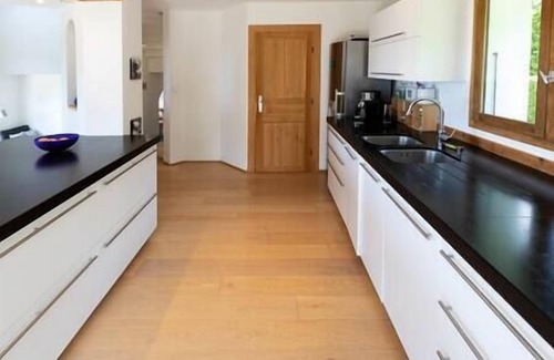 Menthon-Saint-Bernard House | The Lakeview Villa, 8p