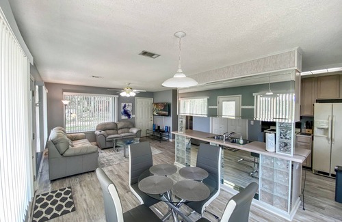 Brent House | The Lake House | 2 Bed, 2 Bath