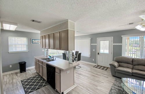 Brent House | The Lake House | 2 Bed, 2 Bath
