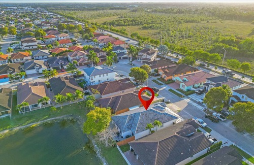 Tamiami House | The Lake House 305/BBQ. Ping Pong Table