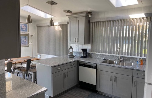 Stevensville House | The Lake House ~On~ Sunset Path w/private beach access, pool, hot tub & WIFI