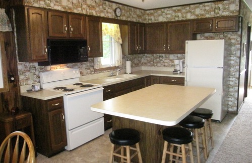 Clear Lake House | The Lake is Calling! Lakefront Cottage Rental on Clear Lake, Indiana