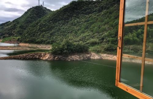 Chun'an House | The Lake View Deyishe Resort in Thousand Island Lake