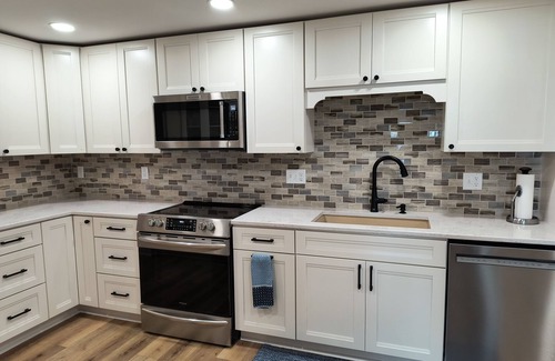 Black Wolf House | The Lakehouse at Winnebago. Green Bay 1 hr. Ice Fishing out your door. Fireplace