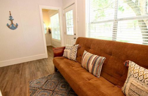 McQueeney House | The Lakehouse