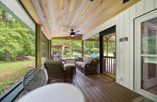 Sloans Valley House | The Lakeside Escape