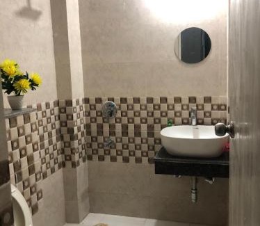 Sikandarabad House | The Lakeside House