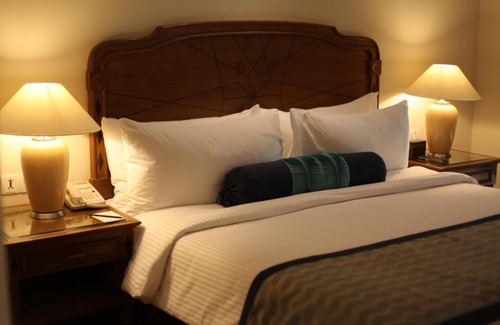 Malviya Nagar Hotel | The Lalit Traveller- Airport hotel