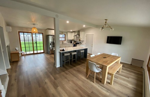 Ashwaubenon House | The Lambeau Loft