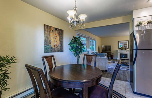 North End Condo | the Lanai, Best Area, Large Balcony, WD, Condo