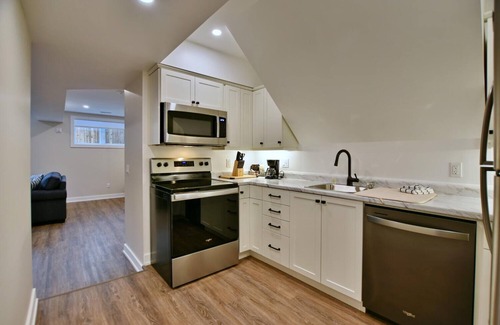 Meaford Hotel | The Landing - Extended Stay Quarters