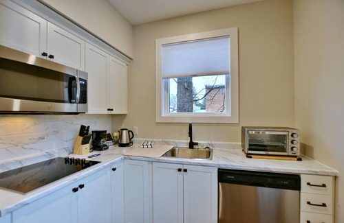 Meaford Hotel | The Landing - Extended Stay Quarters