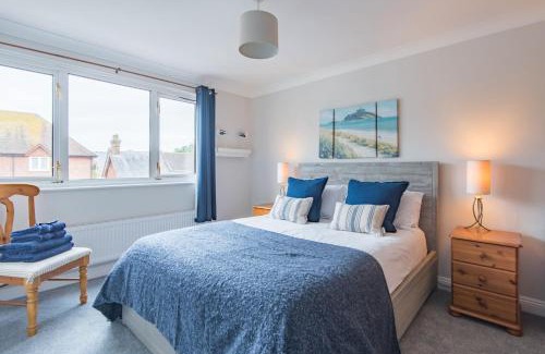 Hythe House | The Landing