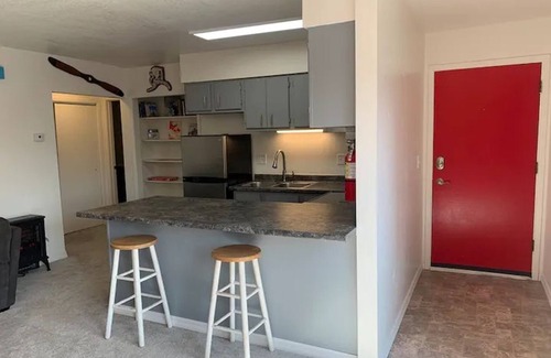 Fairview Apartment | 🚀 The Landing Pad 🛬 Loaded 1 Bedroom Apartment! 🏡