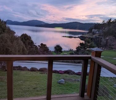 Eastsound Apartment | The Landmark Inn on Orcas Island