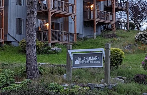 Eastsound Apartment | The Landmark Inn on Orcas Island