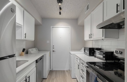 North Arlington Apartment | The Landry 129 | Spacious and Cozy 1 Bedroom 1bth