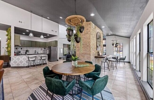 North Arlington Apartment | The Landry 204 | Spacious and Cozy 2 Bedroom 2bth