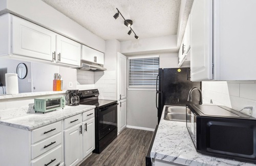North Arlington Apartment | The Landry 279 | Spacious and Cozy 2 Bedroom 1bth