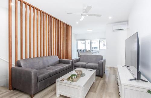 Burleigh Heads Apartment | The Laneway Villas by Burleigh Letting Company