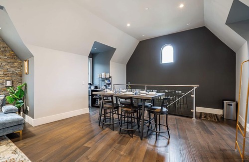 Langley Apartment | The Langley Getaway