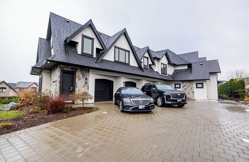 Langley Apartment | The Langley Getaway