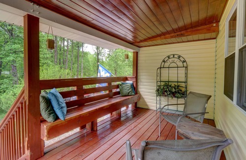 Lansing House | The Lansing Cottage is one mile from the New River G orge Bridge.