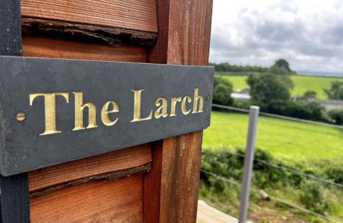 Miskin Cabin | The Larch