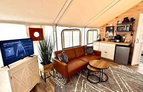 Cadiz RV Rental | The Laredo, Luxury Safari Tent