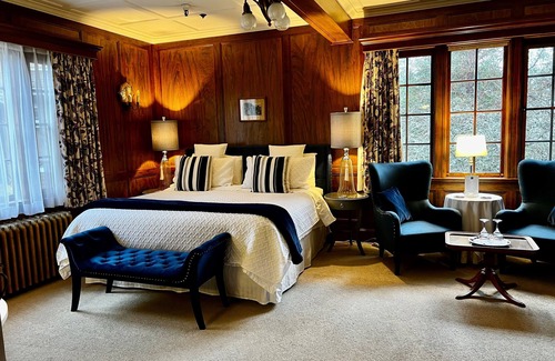 Sidney Bed & Breakfast | The Latch Inn