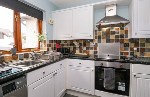Backbarrow Cottage | THE LAURELS, family friendly, with a garden in Backbarrow