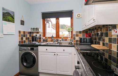 Backbarrow Cottage | THE LAURELS, family friendly, with a garden in Backbarrow