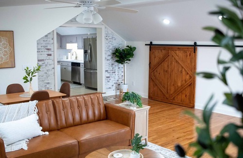 Lawrenceburg House | The LawCo Loft - In the heart of Lawrenceburg, TNn2 Bedroom/1Bathroom