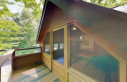 Franklin House | The Lazy Lumberjack Cottages
