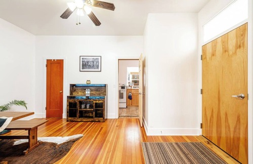 Sheridan Apartment | The Leather Rose | King bed Historic Downtown Suite
