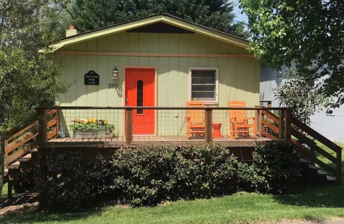 Mars Hill House | The Lemon Drop. 💛A Pup’s Dream Vacay!