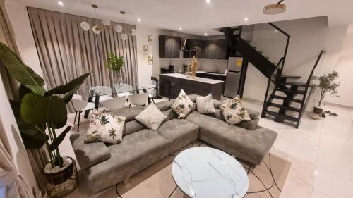 Accra Apartment | The Lennox Suites by Cozy