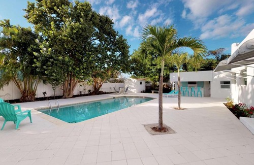 Parker Ridge House | The Lewis Cottage - West Palm Beach/Pool/Beach