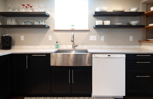 Laramie House | The Lewis House-An entire apartment getaway