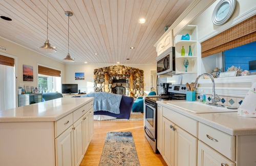 Port Orford House | The Lighthouse: 3 Acre Port Orford Oceanfront Home