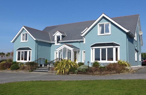 Dingle House | The Lighthouse