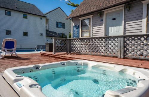 York Beach Hotel | The Lighthouse Inn & Suites