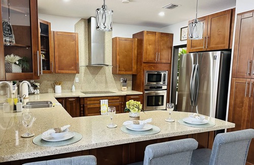 Tamiami House | The Lighthouse retreat