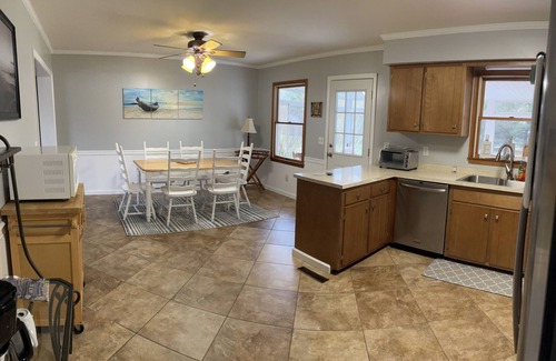 Red Mill Pond House | The Lilly Pad: Big fenced in yard, close to beaches, kayaking and more!