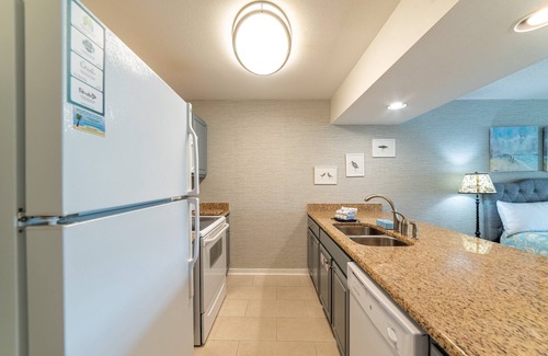 Panama City Beach Condo | The Lily Pad! Edgewater Villa-Beautiful Pond & Golf Views-Walk In Shower
