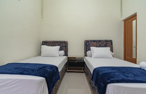 Cirebon Hotel | The Lima Guest House Syariah Mitra RedDoorz
