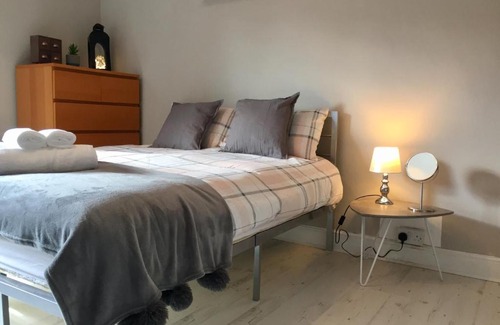 Edgbaston House | THE LIMES Guest House