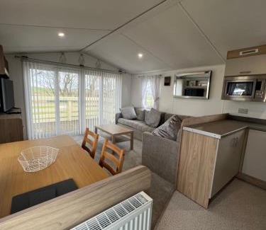 Girvan Other | The Linwood at StrathavonRentals