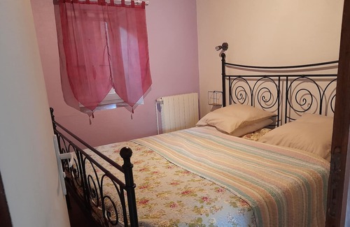 Saint-Barthelemy-Grozon House | The Little Hamlet House in the countryside